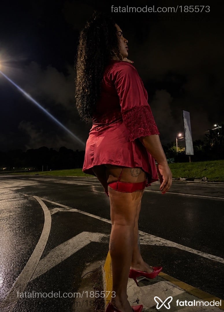 Acompanhante mulher trans loira (o) de olhos pretos em Santo Antônio de Jesus - FadaDosDesejos