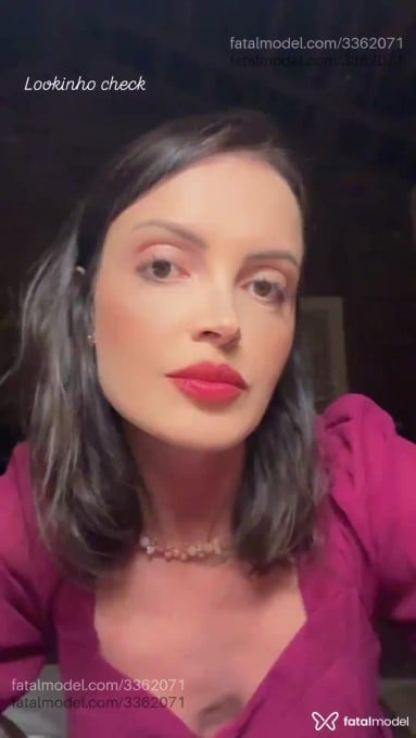 Acompanhante mulher com cabelo castanho de olhos castanhos - Sara Müller