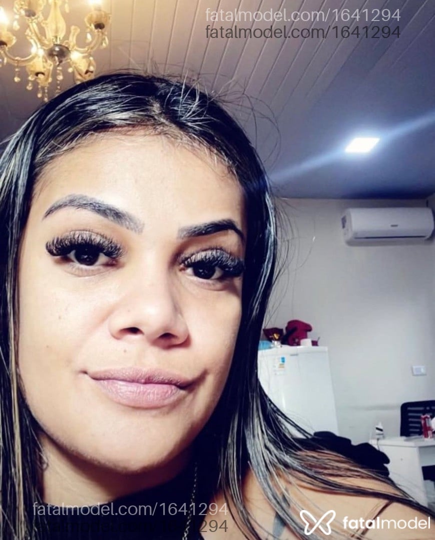 Acompanhante mulher morena (o) de olhos pretos em Pontes e Lacerda - Delly Araújo