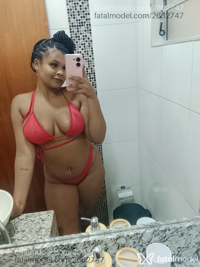 Acompanhante mulher morena (o) de olhos pretos em Macaé - Julia