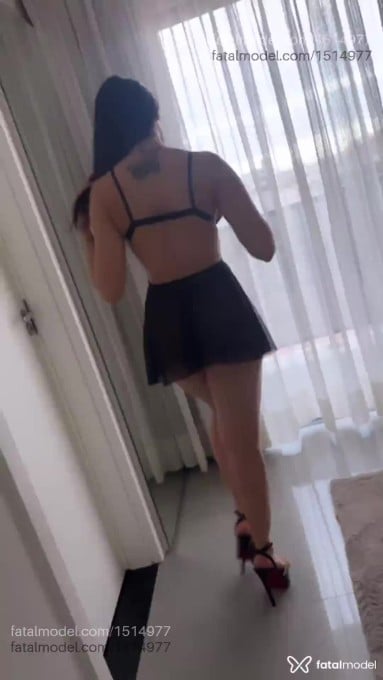 Acompanhante mulher com cabelo castanho de olhos pretos - Nicole Acompanhante mulher com cabelo castanho de olhos pretos - Nicole