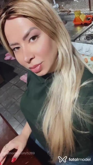 Acompanhante mulher trans loira (o) de olhos mel em Campo Bom - Djeny