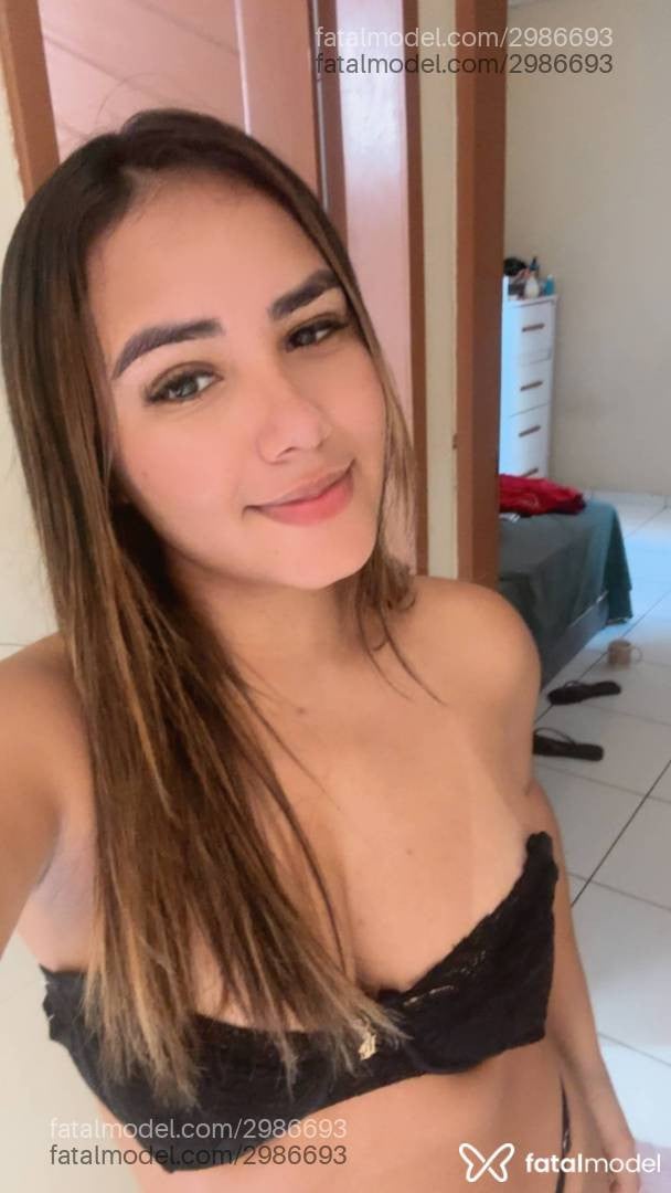 Acompanhante mulher loira (o) de olhos pretos - Vivi