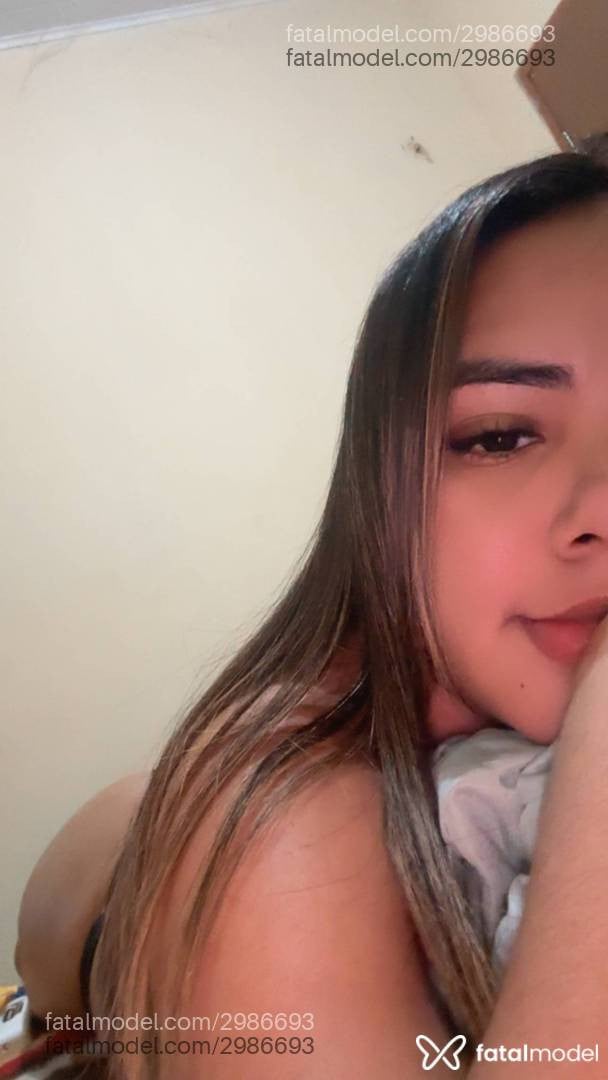 Acompanhante mulher loira (o) de olhos pretos - Vivi