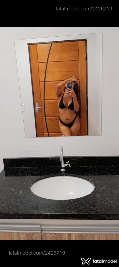 Acompanhante mulher com cabelo castanho de olhos castanhos em Porto Velho - Camila