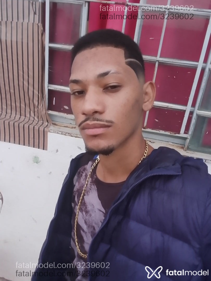 Acompanhante homem morena (o) de olhos castanhos em Primavera do Leste - Kleversonpva