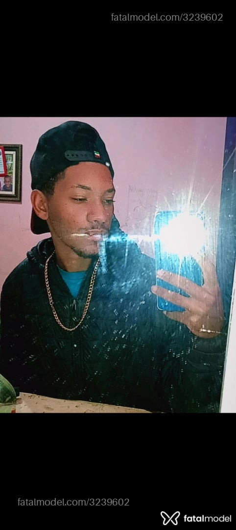 Acompanhante homem morena (o) de olhos castanhos em Virtual - Kleversonpva
