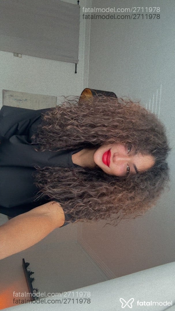 Acompanhante mulher morena (o) de olhos mel em São Paulo - Valentina
