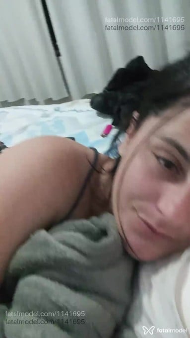 Acompanhante mulher com cabelo castanho de olhos castanhos - Maria Alice Acompanhante mulher com cabelo castanho de olhos castanhos - Maria Alice