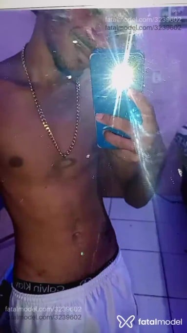 Acompanhante homem morena (o) de olhos castanhos em Primavera do Leste - Kleversonpva