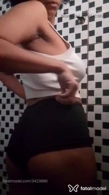 Acompanhante mulher morena (o) de olhos castanhos em Virtual - Angel