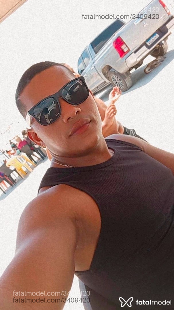 Acompanhante homem morena (o) de olhos castanhos em Salinópolis - Ribeiro Black
