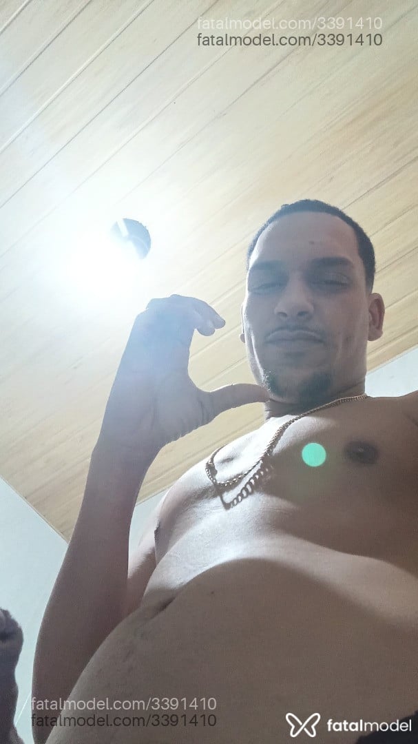 Acompanhante homem com cabelo castanho de olhos castanhos em Magé - Pastozinho