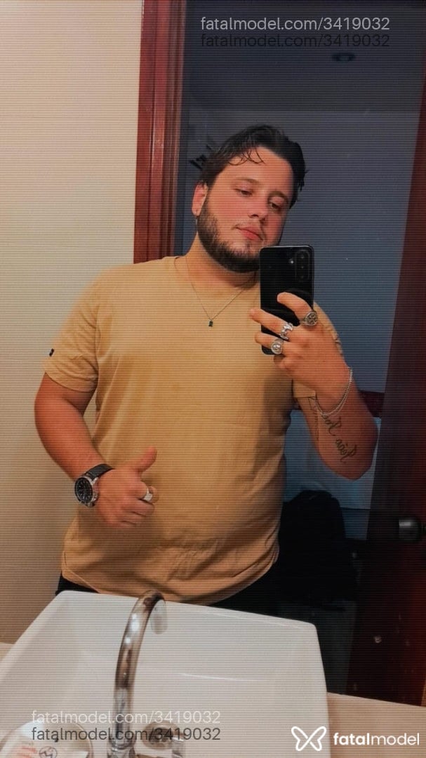 Acompanhante homem morena (o) de olhos castanhos em Bonito - João Lucas