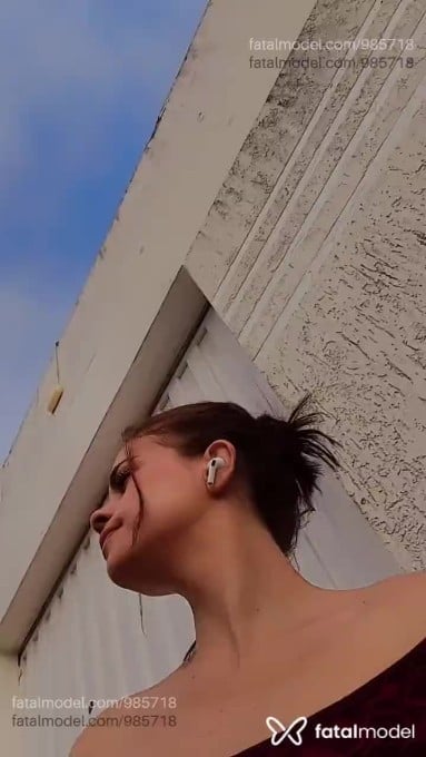 Acompanhante mulher com cabelo castanho de olhos mel em Itaí Acompanhante mulher com cabelo castanho de olhos mel em Itaí - Miia Ferraz