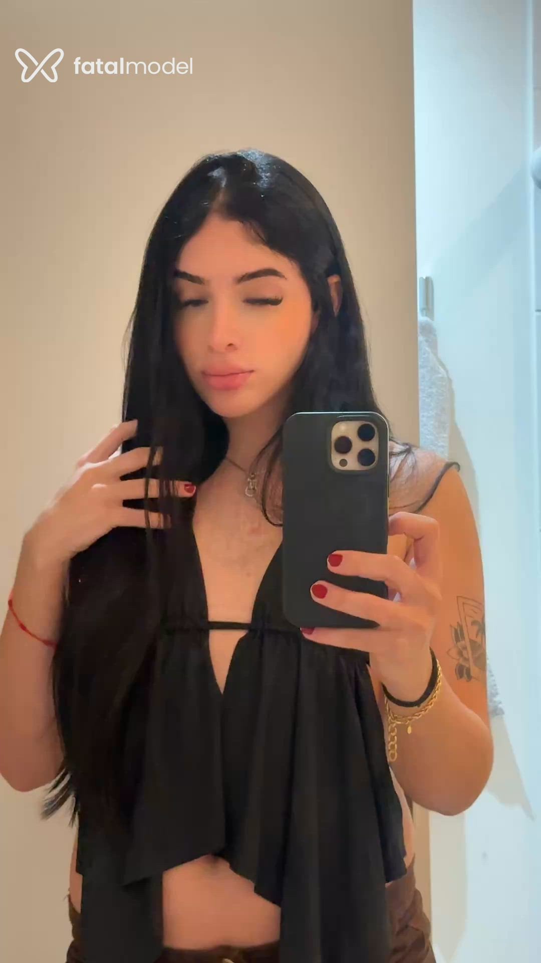 Acompanhante mulher trans loira (o) de olhos verdes - Julia Magon