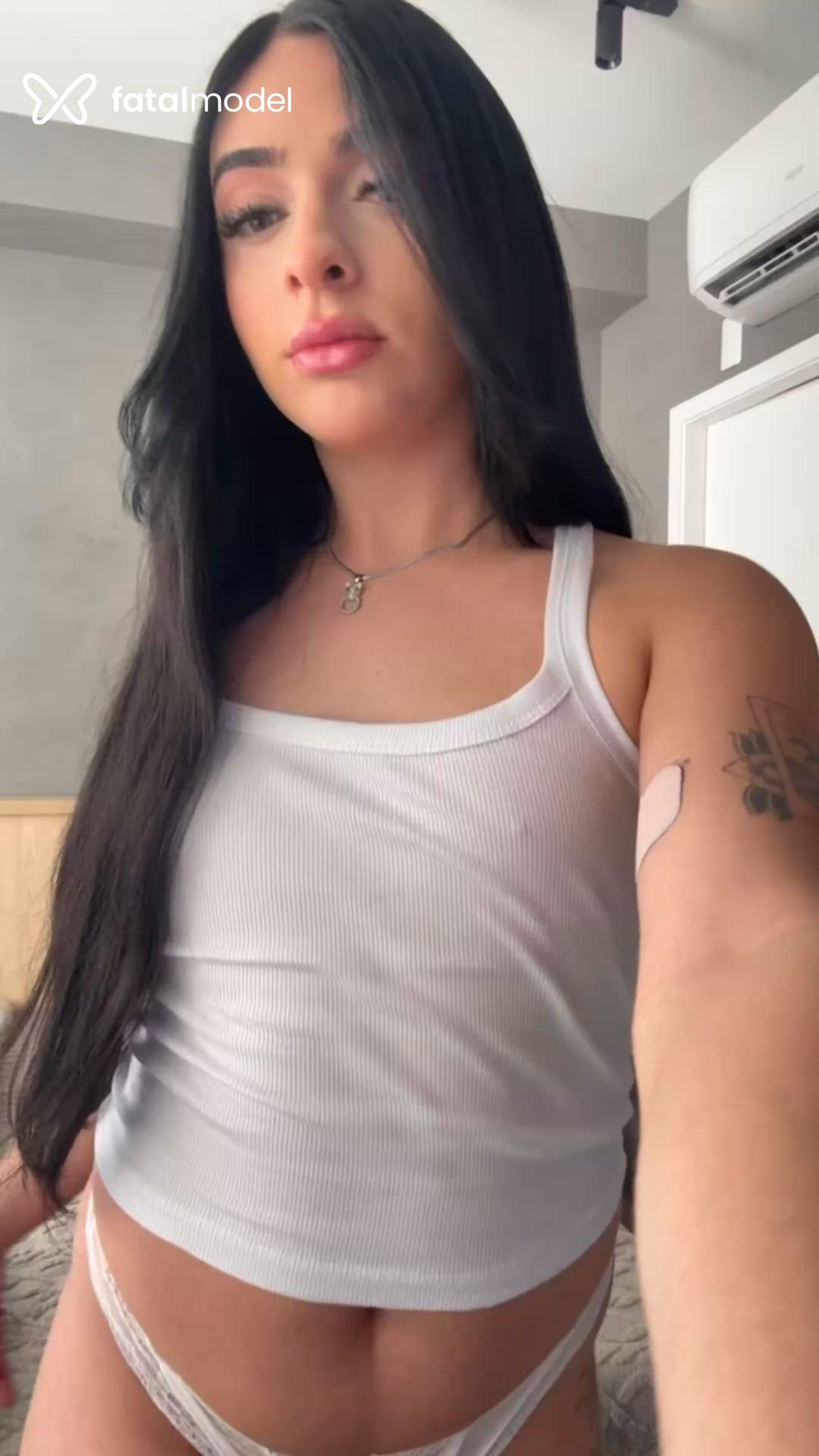 Acompanhante mulher trans loira (o) de olhos verdes - Julia Magon