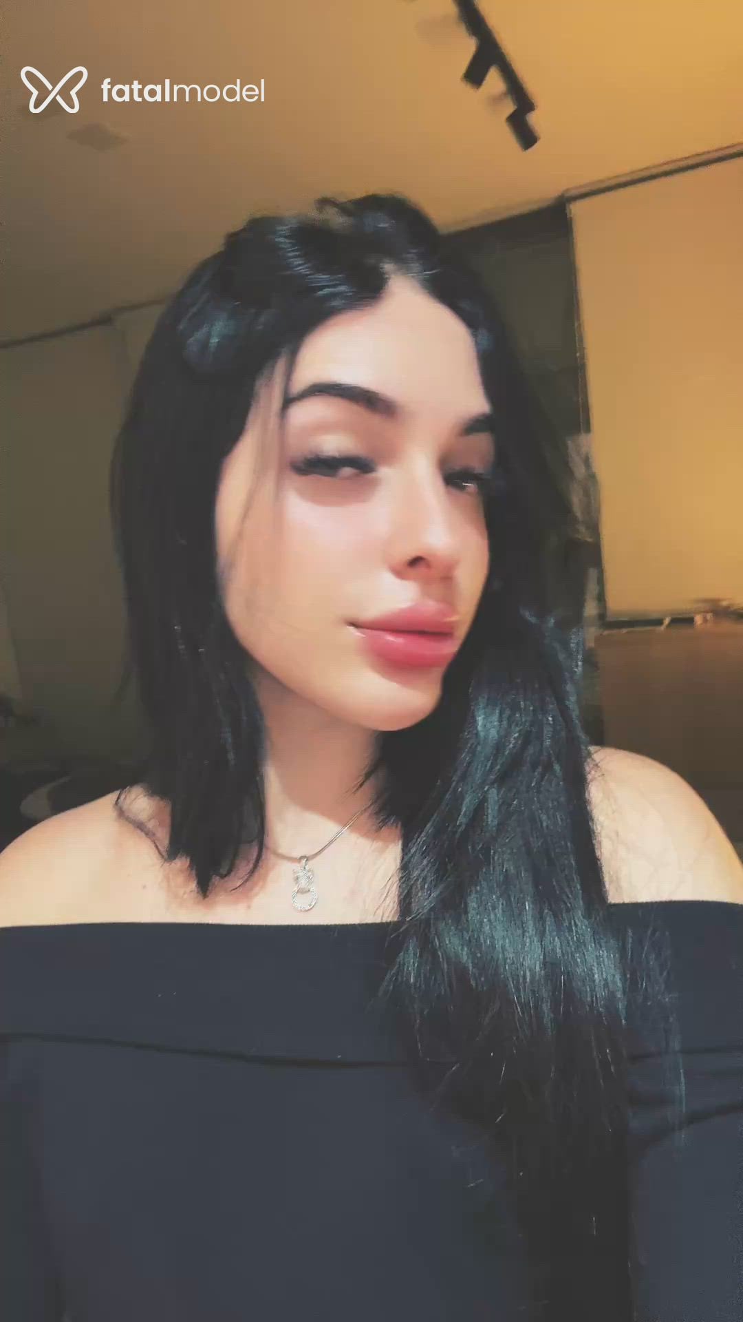 Acompanhante mulher trans loira (o) de olhos verdes - Julia Magon