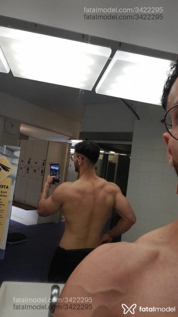 Acompanhante homem com cabelo castanho de olhos castanhos em São Paulo - Mendes