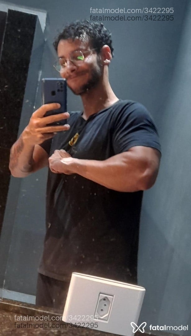 Acompanhante homem com cabelo castanho de olhos castanhos em São Paulo - Mendes