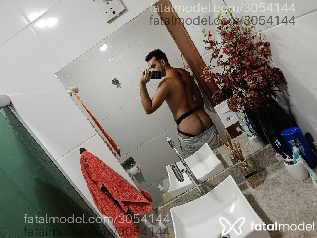 Acompanhante homem morena (o) de olhos castanhos - Massoterapeutavst