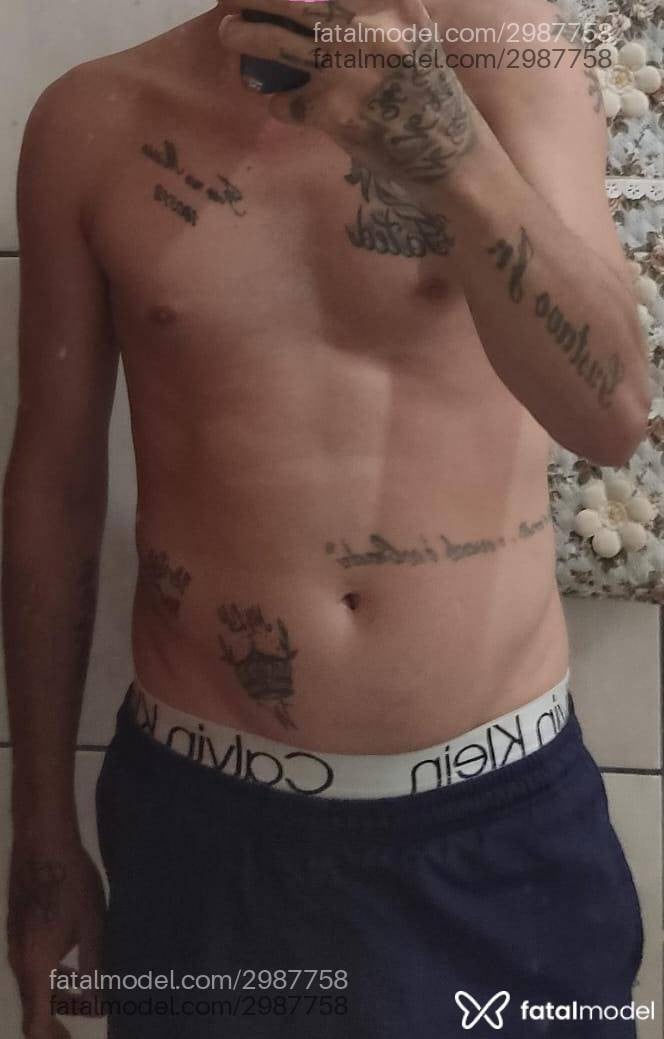 Acompanhante homem com cabelo grisalho de olhos castanhos em Uberlândia - Gustavo Vitorini