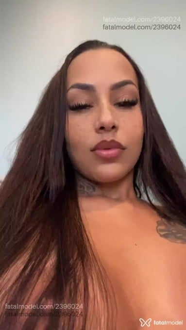 Acompanhante mulher com cabelo castanho de olhos castanhos - Mylla Silva