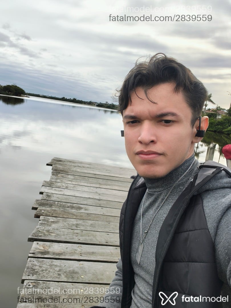 Acompanhante homem morena (o) de olhos pretos em Manaus - Augusto