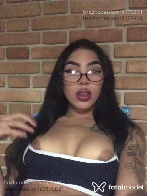 Acompanhante mulher com cabelo castanho de olhos castanhos - Larissa Acompanhante mulher com cabelo castanho de olhos castanhos - Larissa