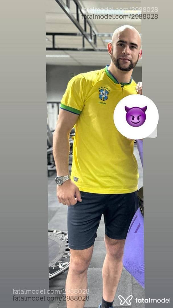 Acompanhante homem sem cabelo de olhos castanhos em Florianópolis - Luan Fernandes