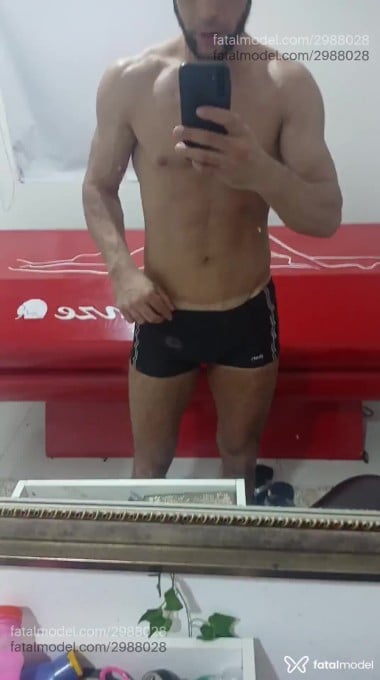 Acompanhante homem sem cabelo de olhos castanhos em Florianópolis Acompanhante homem sem cabelo de olhos castanhos em Florianópolis - Luan Fernandes