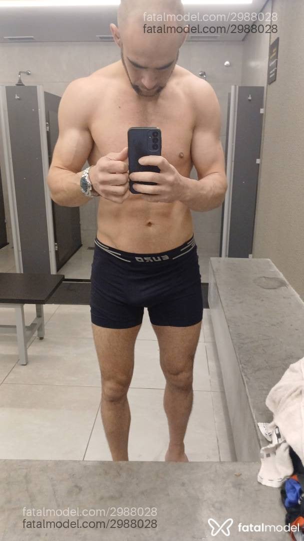 Acompanhante homem sem cabelo de olhos castanhos em Florianópolis - Luan Fernandes