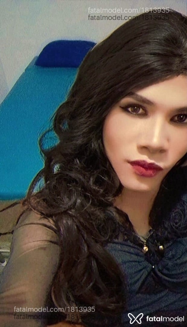 Acompanhante mulher trans com cabelo castanho de olhos castanhos - Izabelle Acompanhante mulher trans com cabelo castanho de olhos castanhos - Izabelle