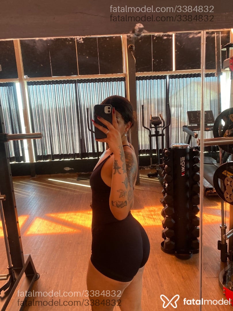 Acompanhante mulher trans morena (o) de olhos castanhos - Thaynara