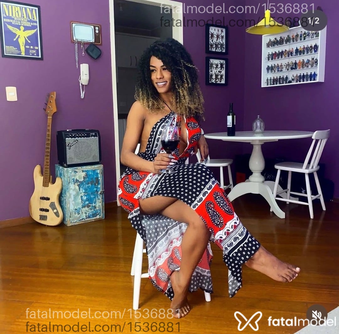 Acompanhante mulher trans morena (o) de olhos pretos em Porto Alegre - Brenda Valentiin