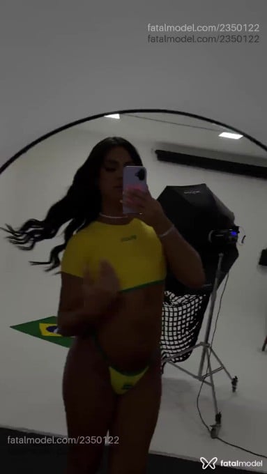 Acompanhante mulher trans com cabelo castanho de olhos castanhos em Vitória - Isadora Lisboa