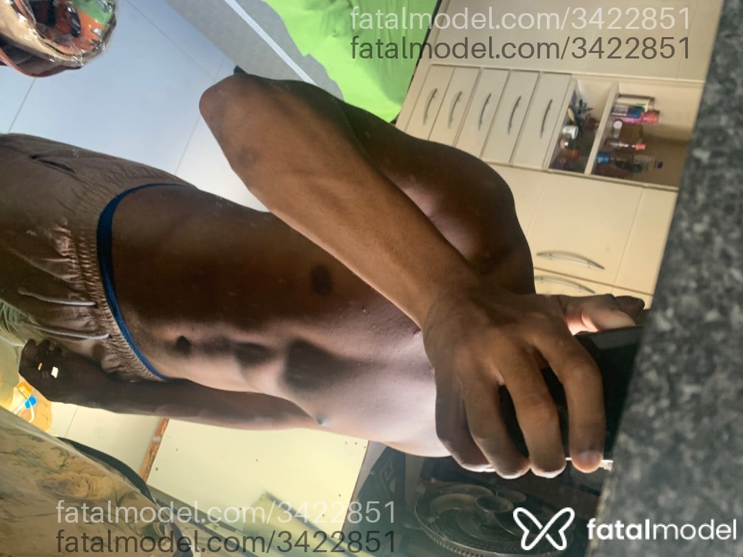 Acompanhante homem morena (o) de olhos pretos em Salvador - Miqueias
