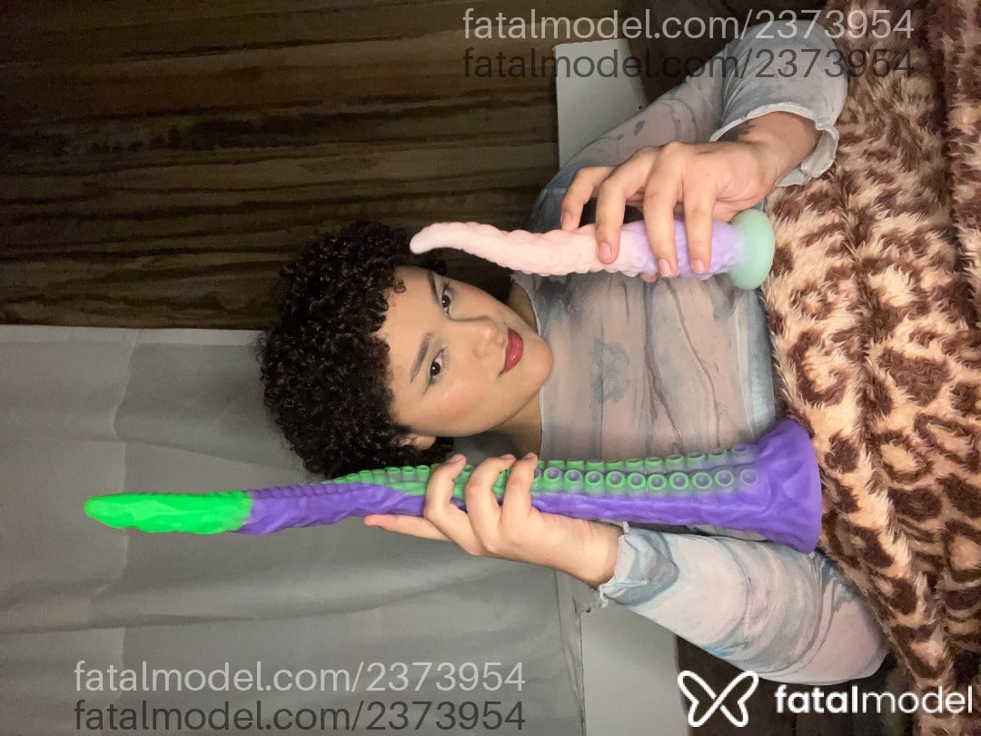 Acompanhante mulher trans com cabelo castanho de olhos castanhos em Araranguá - Sarina