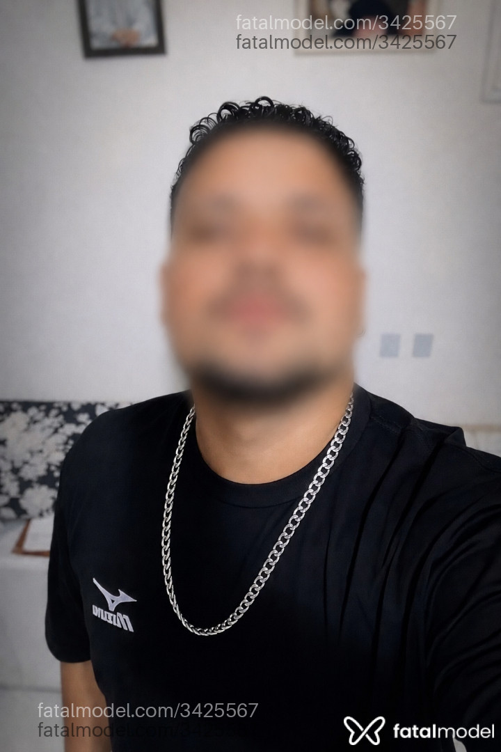 Acompanhante homem com cabelo castanho de olhos castanhos em Botucatu Acompanhante homem com cabelo castanho de olhos castanhos em Botucatu - Carlos Henrique