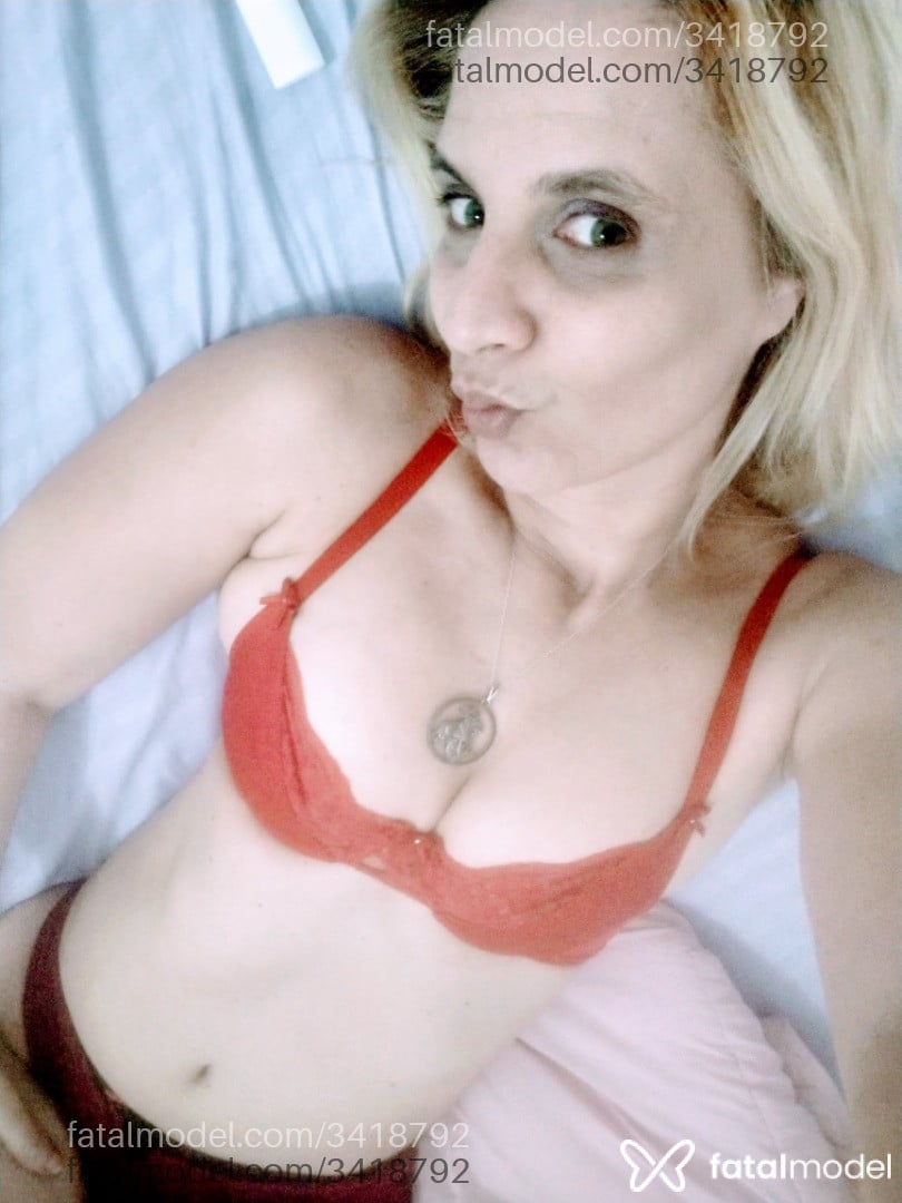 Acompanhante mulher loira (o) de olhos castanhos em Virtual - Michele