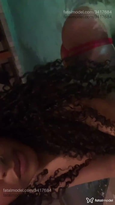 Acompanhante mulher trans morena (o) de olhos pretos - Moana
