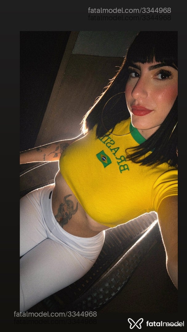 Acompanhante mulher morena (o) de olhos castanhos - Jennifer Acompanhante mulher morena (o) de olhos castanhos - Jennifer
