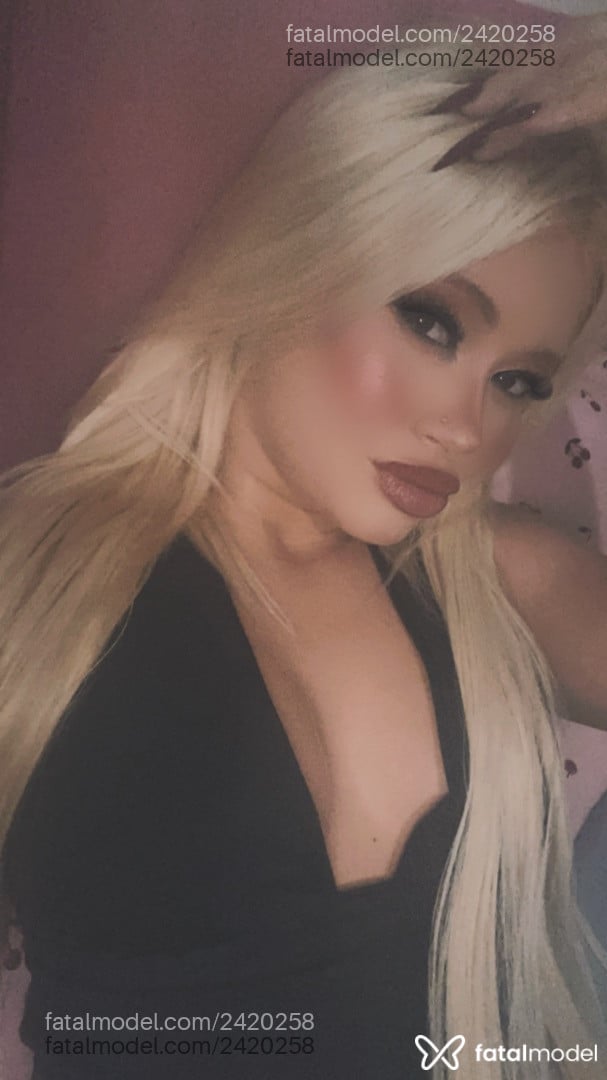 Acompanhante mulher loira (o) de olhos castanhos em Brasília - Mariana