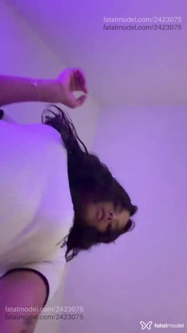 Acompanhante mulher trans com cabelo castanho de olhos verdes em Brasília Acompanhante mulher trans com cabelo castanho de olhos verdes em Brasília - Bárbara