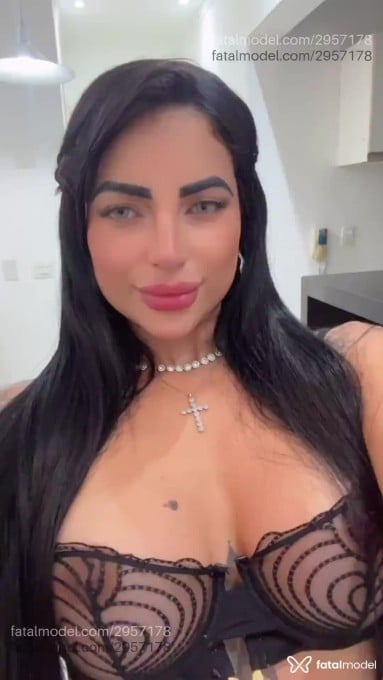 Acompanhante mulher morena (o) de olhos castanhos - Danielle Sousa Acompanhante mulher morena (o) de olhos castanhos - Danielle Sousa