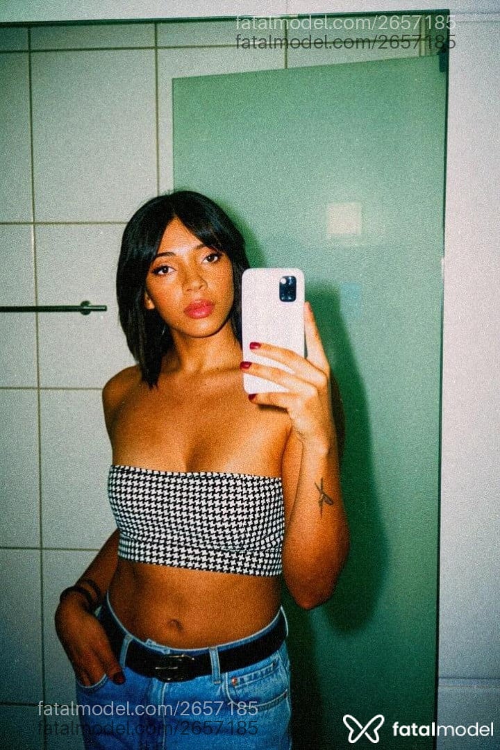 Acompanhante mulher trans com cabelo castanho de olhos castanhos em Jaguariúna - Jhenyy