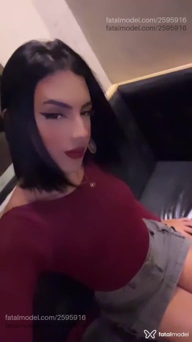 Acompanhante mulher trans morena (o) de olhos pretos em Virtual Acompanhante mulher trans morena (o) de olhos pretos em Virtual - Bella