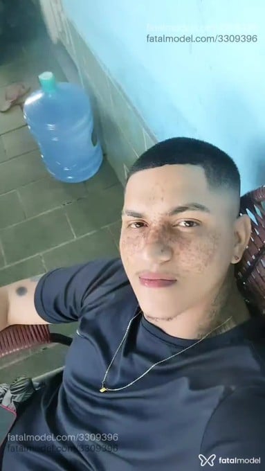 Acompanhante homem morena (o) de olhos pretos - Luiz Miguel Acompanhante homem morena (o) de olhos pretos - Luiz Miguel