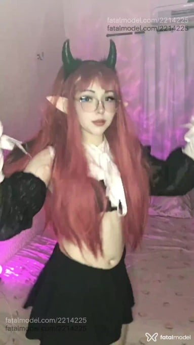 Acompanhante mulher com cabelo castanho de olhos castanhos - Alice Ayres