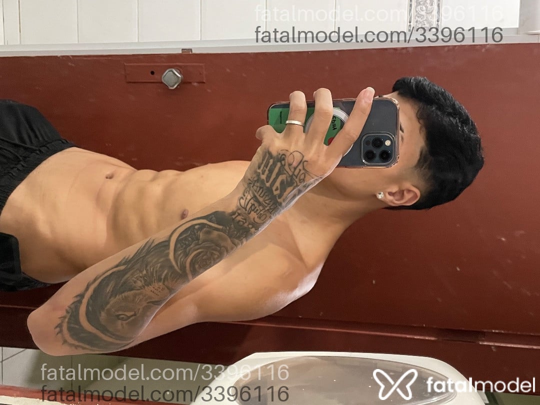 Acompanhante homem com cabelo castanho de olhos mel em Macaé - Jimmys